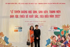 Nam sinh Pâu Văn Ngoan, sinh viên người Lô Lô, trường Đại học Khoa học (ĐH Thái Nguyên) vinh dự là một trong những học sinh, sinh viên, thanh niên dân tộc thiểu số xuất sắc, tiêu biểu năm 2022.