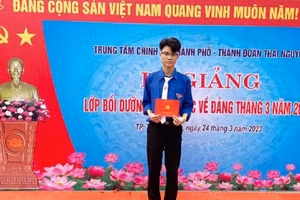 Nam sinh người dân tộc Tày Nguyễn Nông Toán.