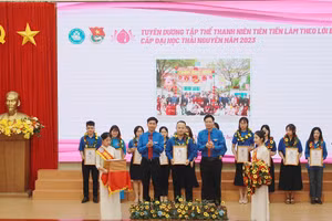 Đại học Thái Nguyên tuyên dương thanh niên tiên tiến làm theo lời Bác.