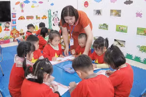 Chú trọng phát triển giáo dục mầm non cho học sinh DTTS.