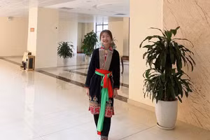 Nữ sinh người dân tộc Dao xứng đáng với danh hiệu học sinh 3 tốt.