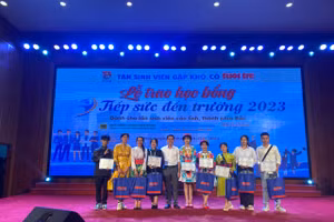 Đồng hành cùng sinh viên dân tộc thiểu số đến giảng đường đại học