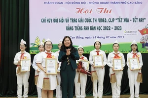 Cao Bằng trao giải cuộc thi video clip Tết xưa - Tết nay và chỉ huy đội giỏi