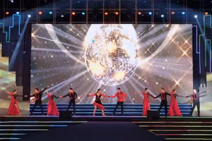 Rực rỡ đêm ca nhạc thời trang chào mừng Kỷ niệm 61 năm thành lập TP Thái Nguyên.