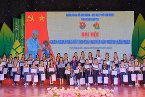 Tuyên dương 133 đại biểu cháu ngoan Bác Hồ tỉnh Thái Nguyên.