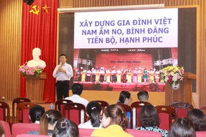 Xây dựng gia đình Việt Nam ấm no bình đẳng hạnh phúc.