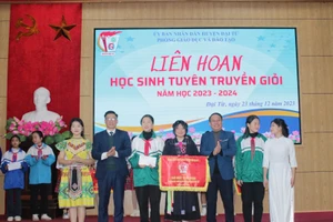 Sôi nổi liên hoan học sinh tuyên truyền giỏi huyện Đại Từ.