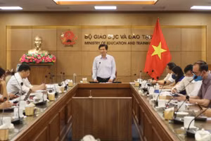 Thứ trưởng Nguyễn Hữu Độ chủ trì cuộc họp.