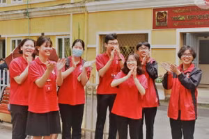 Học sinh Trường THPT chuyên Khoa học Xã hội và Nhân văn