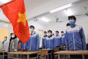 Giờ chào cờ đầu tuần của học sinh Trường THPT Cầu Giấy