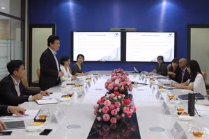 Quang cảnh buổi làm việc.