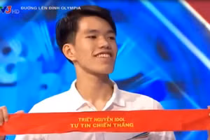 Nguyễn Minh Triết - học sinh Trường THPT chuyên Võ Nguyên Giáp giành vòng nguyệt quế Olympia.