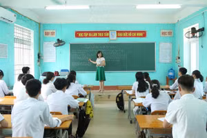 Học sinh Trường THPT Công nghiệp (Hòa Bình) ôn thi tốt nghiệp THPT