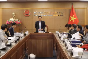 Thứ trưởng Nguyễn Hữu Độ chủ trì phiên họp.