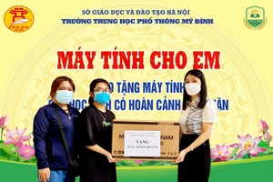 Chương trình “Máy tính cho em” nhằm giúp đỡ cho những học sinh có hoàn cảnh khó khăn thiếu thiết bị học tập.