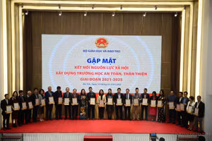 Bộ GD&ĐT tri ân các tổ chức, doanh nghiệp đóng góp cho xã hội.