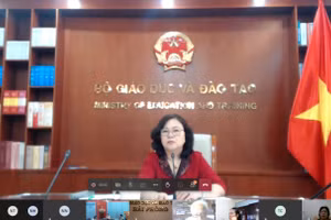 Thứ trưởng Ngô Thị Minh chủ trì tọa đàm trực tuyến