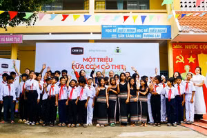 Một triệu bữa cơm có thịt do CHIN-SU cùng Quỹ Trò nghèo vùng cao thực hiện chính thức khởi động tại trường PTDTBT THCS Măng Cành, Kon Tum