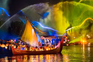 Mega Grand World Hà Nội mang sân khấu thuyền đầu tiên đến Việt Nam