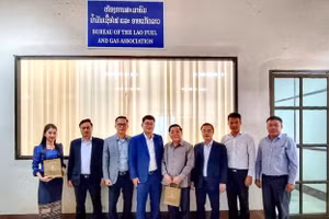 Đoàn công tác thị trường của PV GAS làm việc với Hiệp hội Dầu Khí Lào