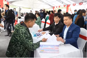 Hỗ trợ khai thác, phát triển và ổn định thị trường lao động ngoài nước