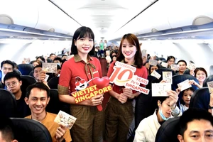 Mừng kỷ niệm 'chuyến bay nụ cười' đến Singapore, Vietjet tặng 10.000 vé bay 0 đ