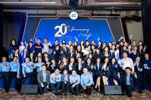 Đoàn thể nhân viên tại hệ thống văn phòng Việt Nam