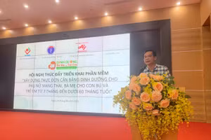 Ông Trần Đăng Khoa - Phó Vụ trưởng Vụ Sức khỏe Bà mẹ & Trẻ em, Bộ Y tế phát biểu tại Hội nghị triển khai Phần mềm.