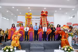 Lễ cắt băng tại sự kiện khai trương BAC A BANK Chi nhánh Cà Mau