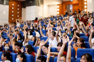 Truyền hình thông tấn (Thông tấn xã Việt Nam) gọi Ngày hội School Star là "Mùa hè hạnh phúc”.