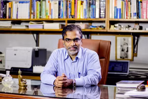 GS. Thalappil Pradeep, nhà khoa học luôn đau đáu với vấn đề nước sạch dành cho người nghèo. Ảnh: Viện Công nghệ Madras, Ấn Độ.