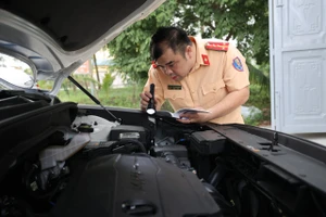 CSGT sẵn sàng tăng cường cho các trung tâm đăng kiểm đang quá tải