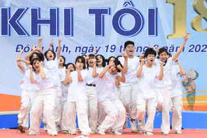 Sôi động Festival học sinh, sinh viên 'Khi tôi 18'