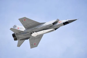 Tiêm kích đánh chặn MiG-31K của Nga với tên lửa siêu thanh "Dao găm".