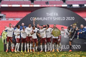 Arsenal vô địch Siêu cúp nước Anh.