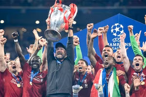 Giám đốc điều hành Peter Moore cùng Liverpool đăng quang Champions League 2018/19.