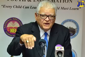 Bộ trưởng GD Jamaica Karl Samuda.