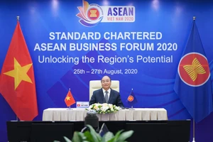 Thủ tướng Nguyễn Xuân Phúc phát biểu khai mạc tại Diễn đàn Kinh doanh ASEAN 2020 - Ảnh: VGP/Quang Hiếu