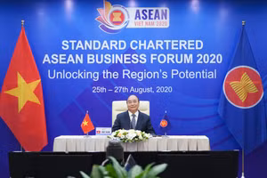 Thủ tướng Nguyễn Xuân Phúc phát biểu khai mạc tại Diễn đàn Kinh doanh ASEAN 2020 - Ảnh: VGP/Quang Hiếu