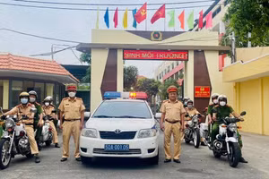 ‘Liên quân’ CSGT TPHCM ra quân dẹp yên mọi trật tự vi phạm