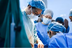 Đình chỉ một phòng khám da liễu tại TPHCM