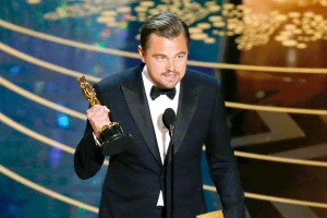 Tượng vàng Oscar của Leonardo DiCaprio chỉ trị giá 1 USD?