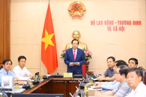 Bộ trưởng Bộ LĐ-TB&XH; Đào Ngọc Dung phát biểu tại hội nghị trực tuyến