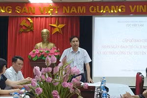 Cục trưởng Cục Việc làm Vũ Trọng Bình phát biển tại buổi gặp gỡ báo chí