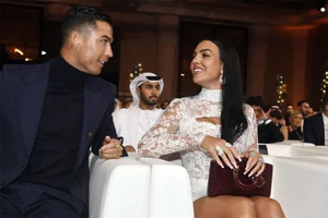 Georgina xinh đẹp dự lễ trao giải cùng C. Ronaldo