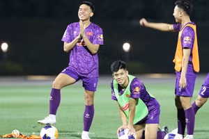 Chùm ảnh: U23 Việt Nam hứng khởi trong ngày đầu tiên tại Qatar 