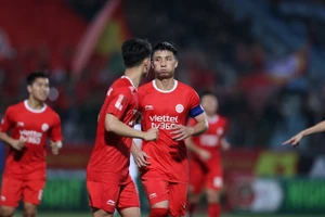 Nhiều cầu thủ ‘ngồi chơi xơi nước’ vòng 11 V-League vì thẻ phạt 