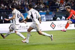 Tiền đạo Pháp đi vào lịch sử Atletico Madrid 