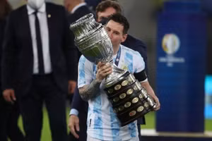 Messi tái xuất cùng tuyển Argentina 