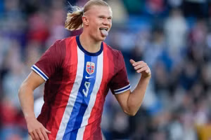 Màn trình diễn chói sáng giúp Haaland lập cột mốc mới trong sự nghiệp